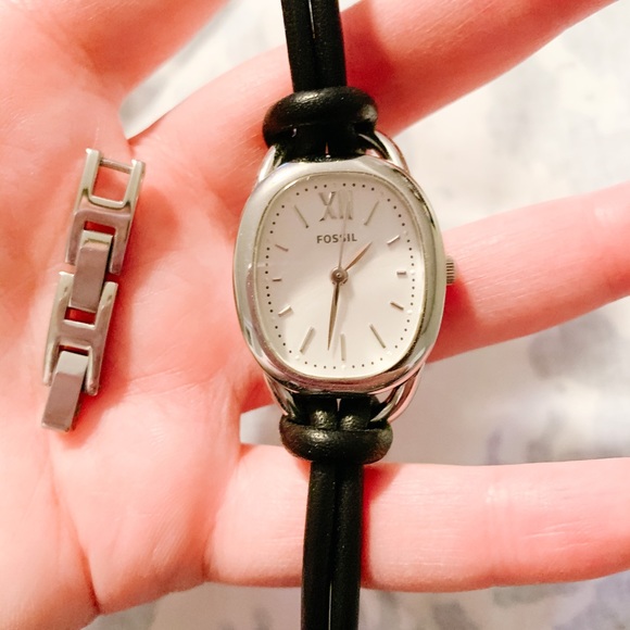 Fossil Watch - Picture 2 of 4